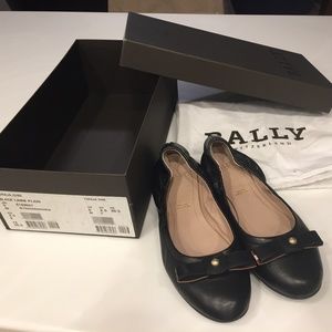 Bally Toraja Black Lambskin Ballet Flats (size 5)